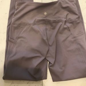 3/$15✨Yogalicious leggings purple/gray, pockets